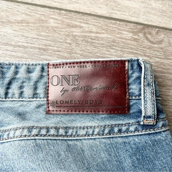 One Teaspoon Lonely Boys Distressed Jeans in Blue Buoy - Picture 15 of 16